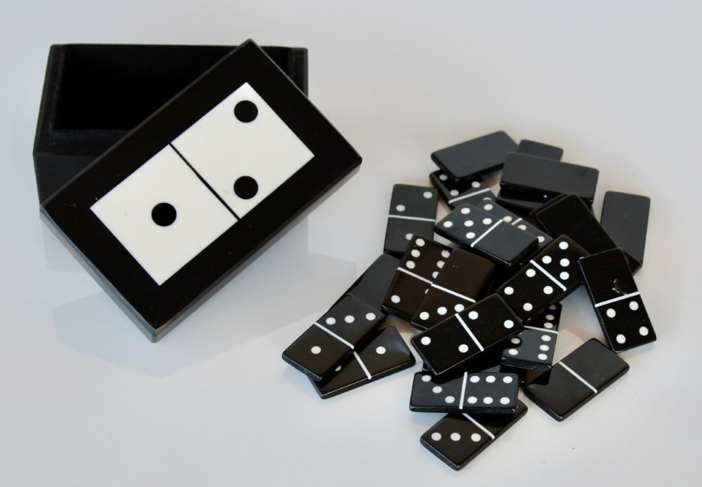 Black And White Dominoes Box